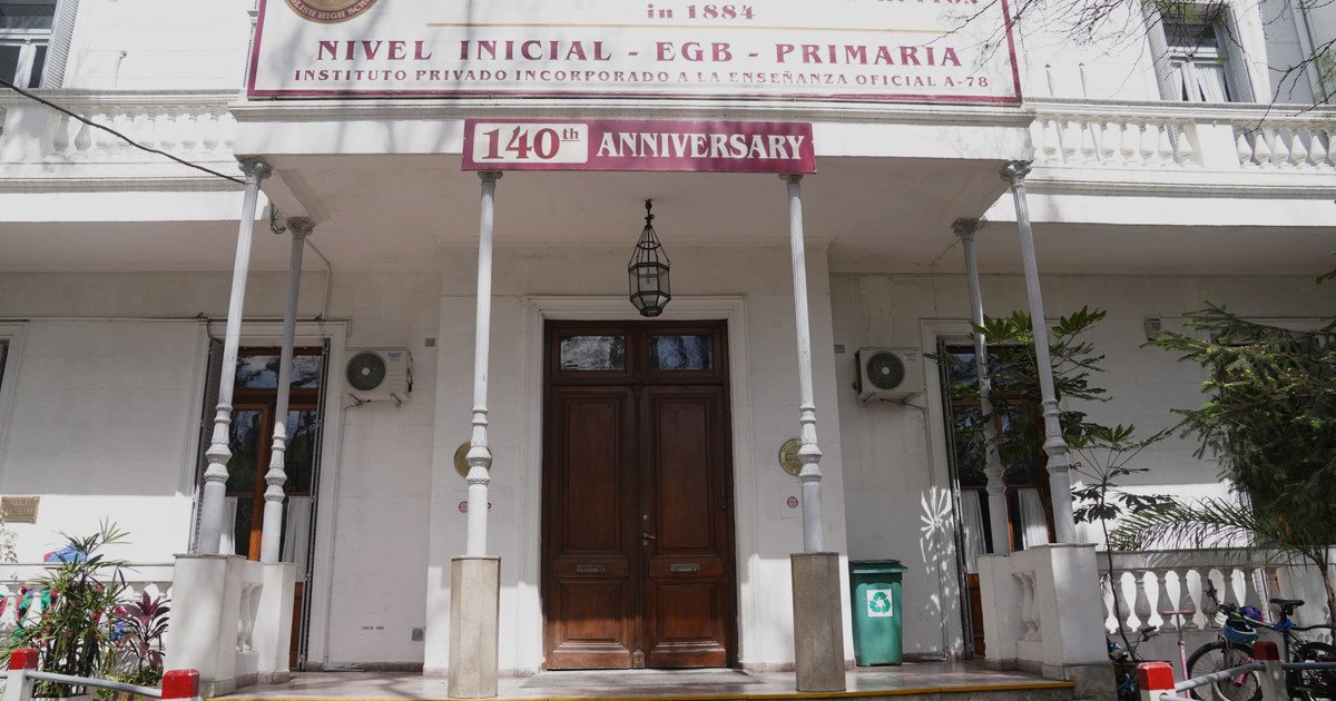 Reliquias y secretos: la historia oculta del colegio porteño que es cuna del fútbol argentino