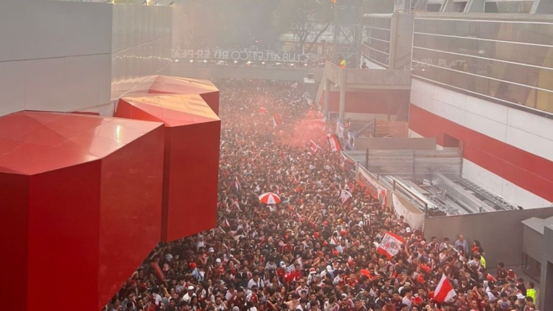 Varios hinchas de River fueron arrestados en la previa de la semifinal de la Copa Libertadores: ¿qué fue lo que ocurrió?