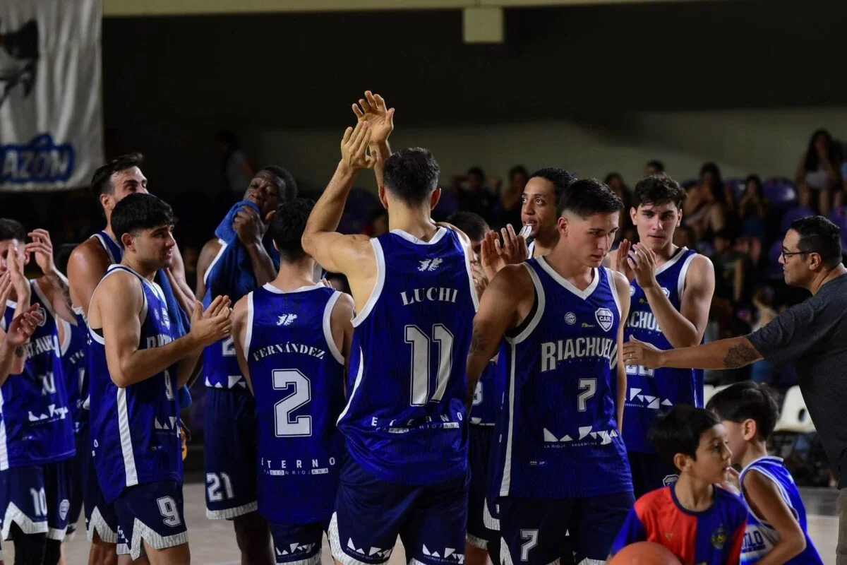 Básquet: gran victoria de Riachuelo ante Argentino de Junín