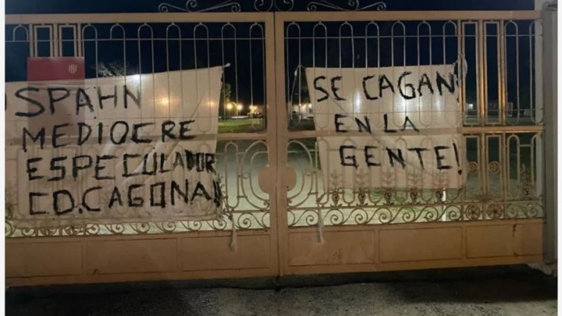 Tras la derrota en Ecuador, en Unión explotaron contra el presidente y la Comisión Directiva: “Se cag.. en la gente”