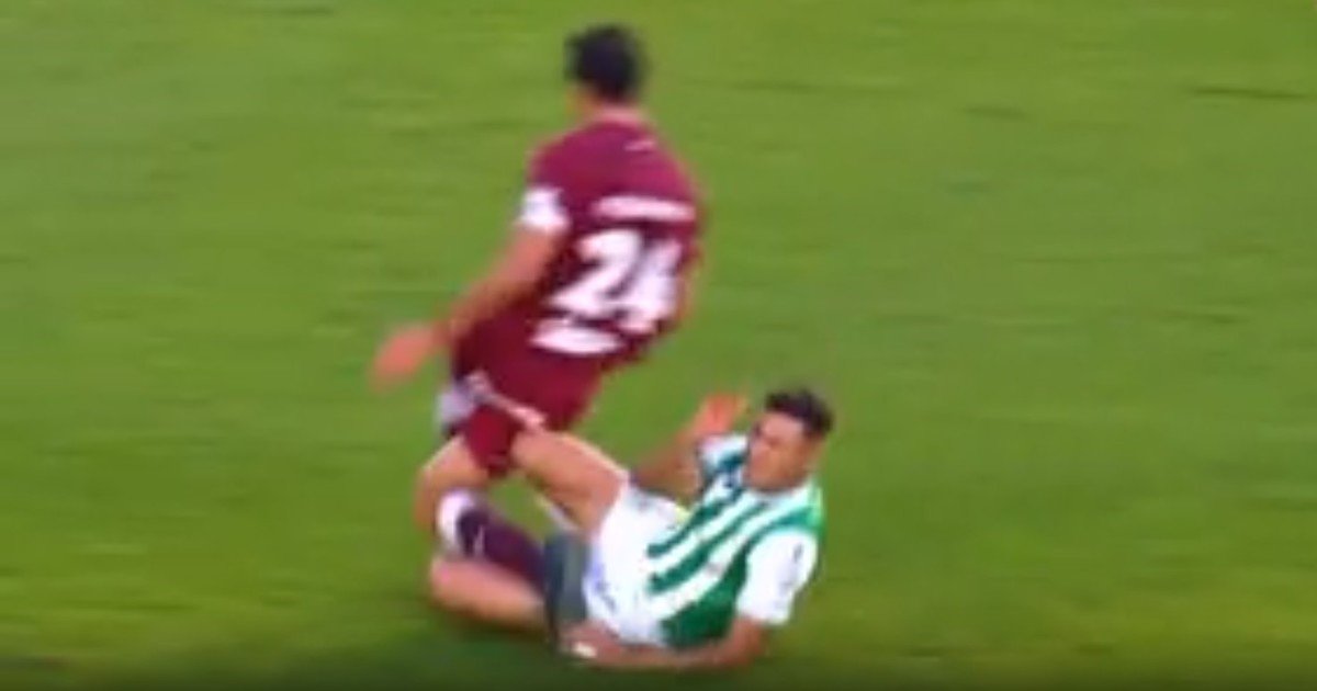 Video: terrible patadón a Izquierdoz en el clásico Lanús – Banfield y solo tarjeta amarilla :: Olé
