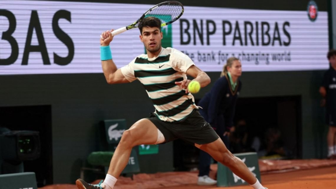 Carlos Alcaraz demolió a Tommy Paul y se metió en las semifinales del Roland Garros