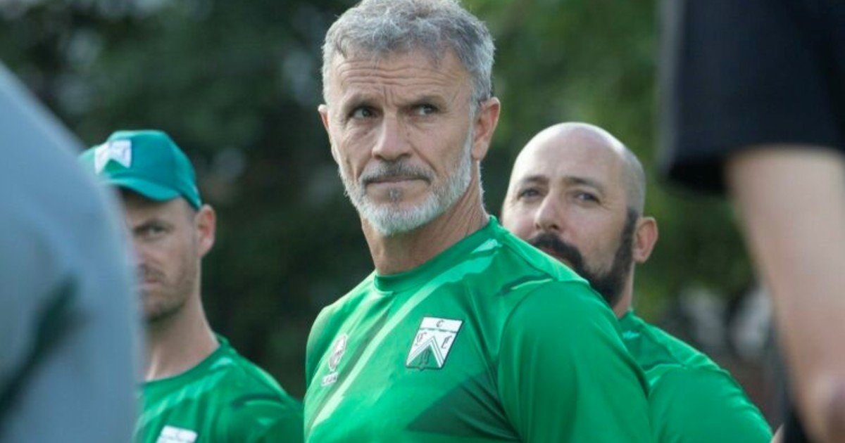 Ferro: Alfredo Grelak dejó de ser el entrenador y se estira la crisis :: Olé