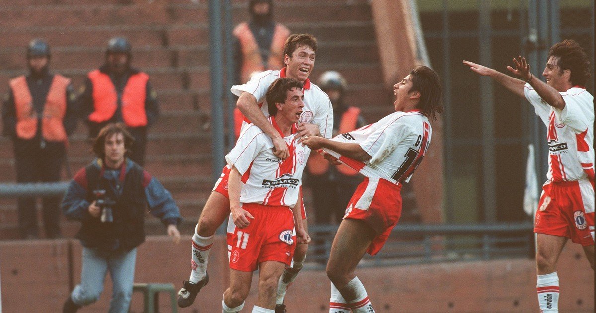 Murió Marcos Barlatay, recordado por un gol de Huracán a San Lorenzo :: Olé