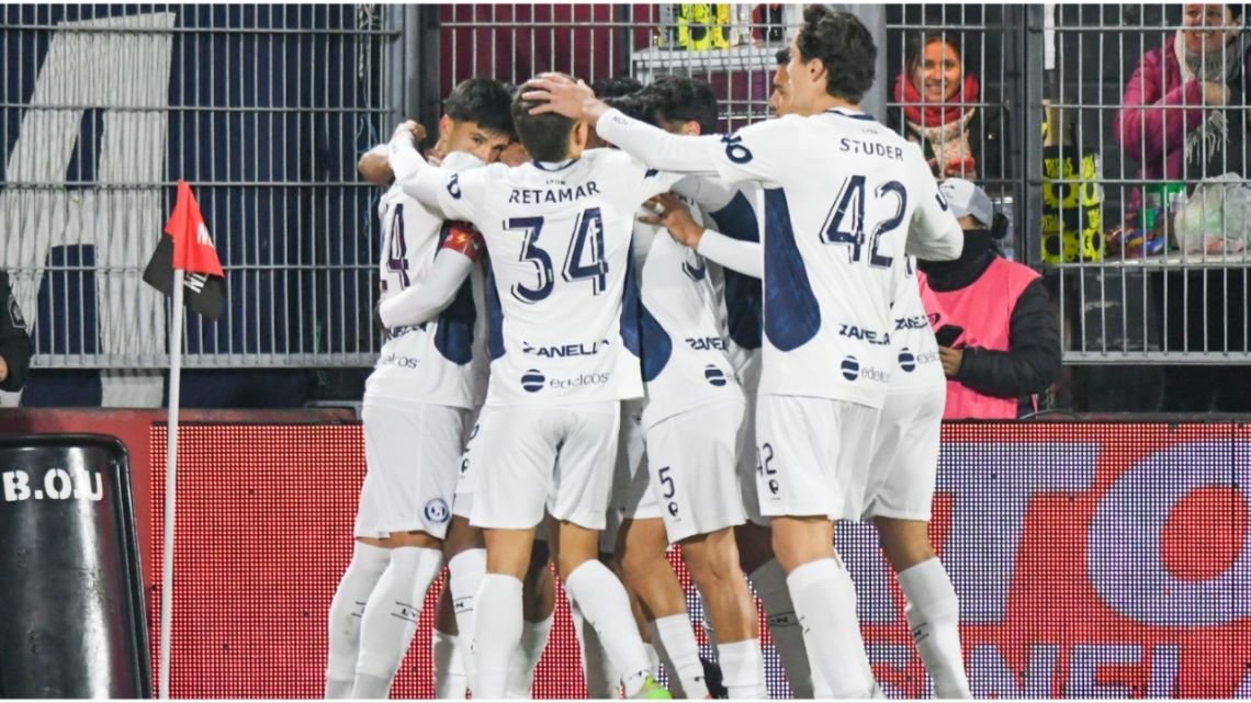 El campeón quedó afuera: Independiente Rivadavia venció a Platense por penales y avanzó a los octavos de final de la Copa Argentina