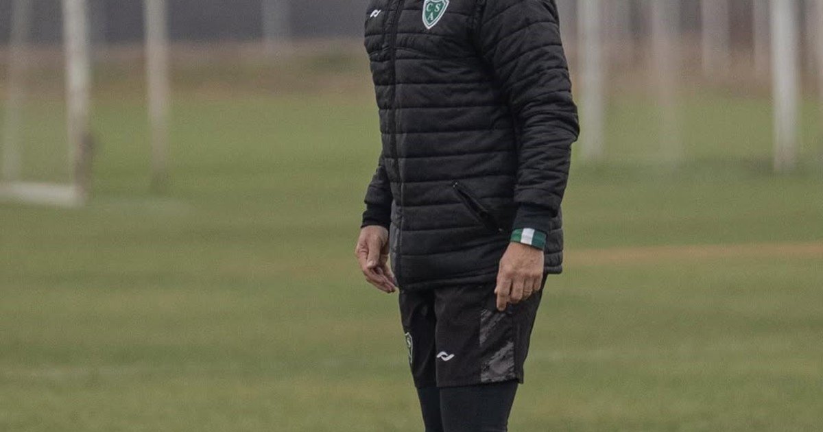 Javier Sanguinetti dejó de ser el DT de Sarmiento :: Olé