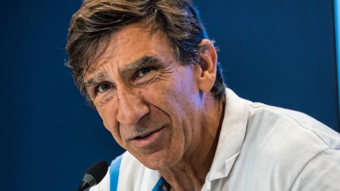 La AFA dio a conocer la sanción que tendrá que cumplir Gustavo Costas