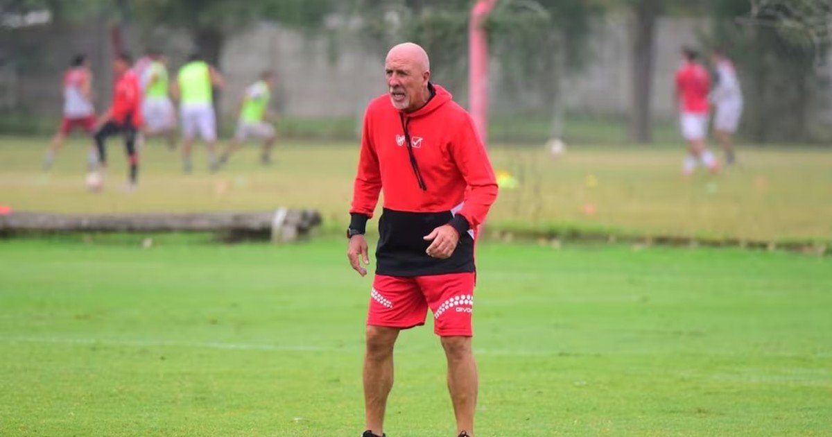 La advertencia del técnico de Instituto antes de enfrentar a River :: Olé