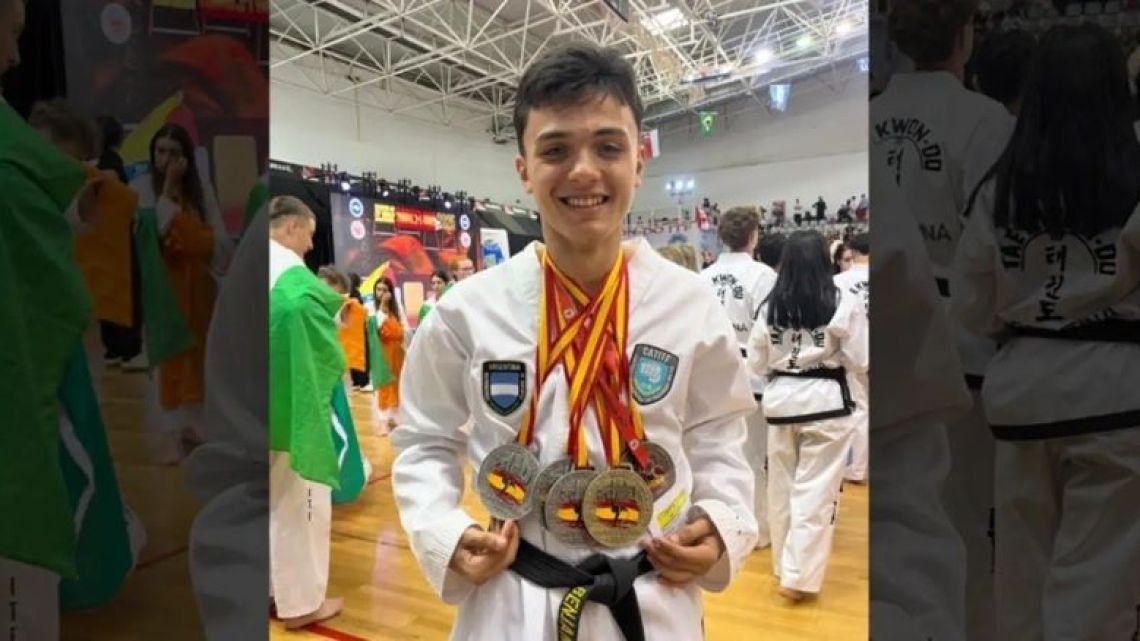 Un correntino de 17 años se consagró campeón mundial de Taekwondo en Barcelona