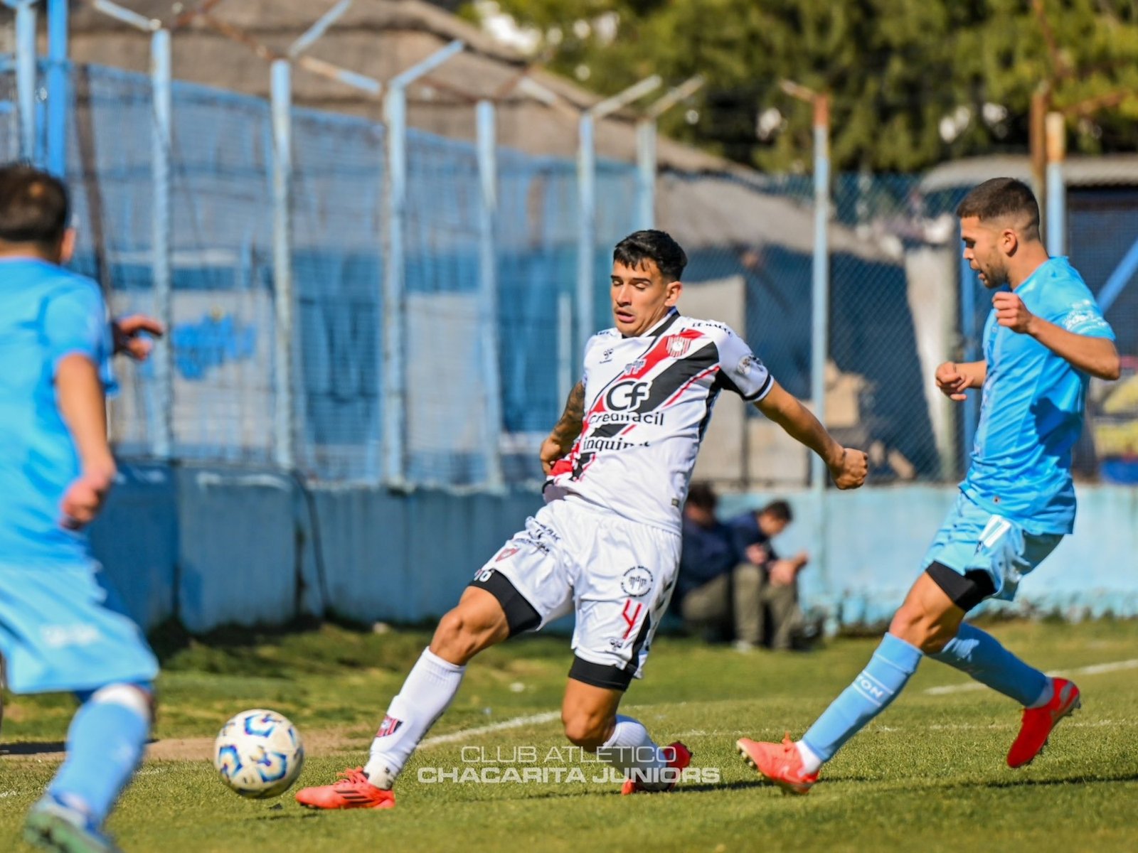 Chacarita dejó pasar una nueva chance para ser puntero :: Olé
