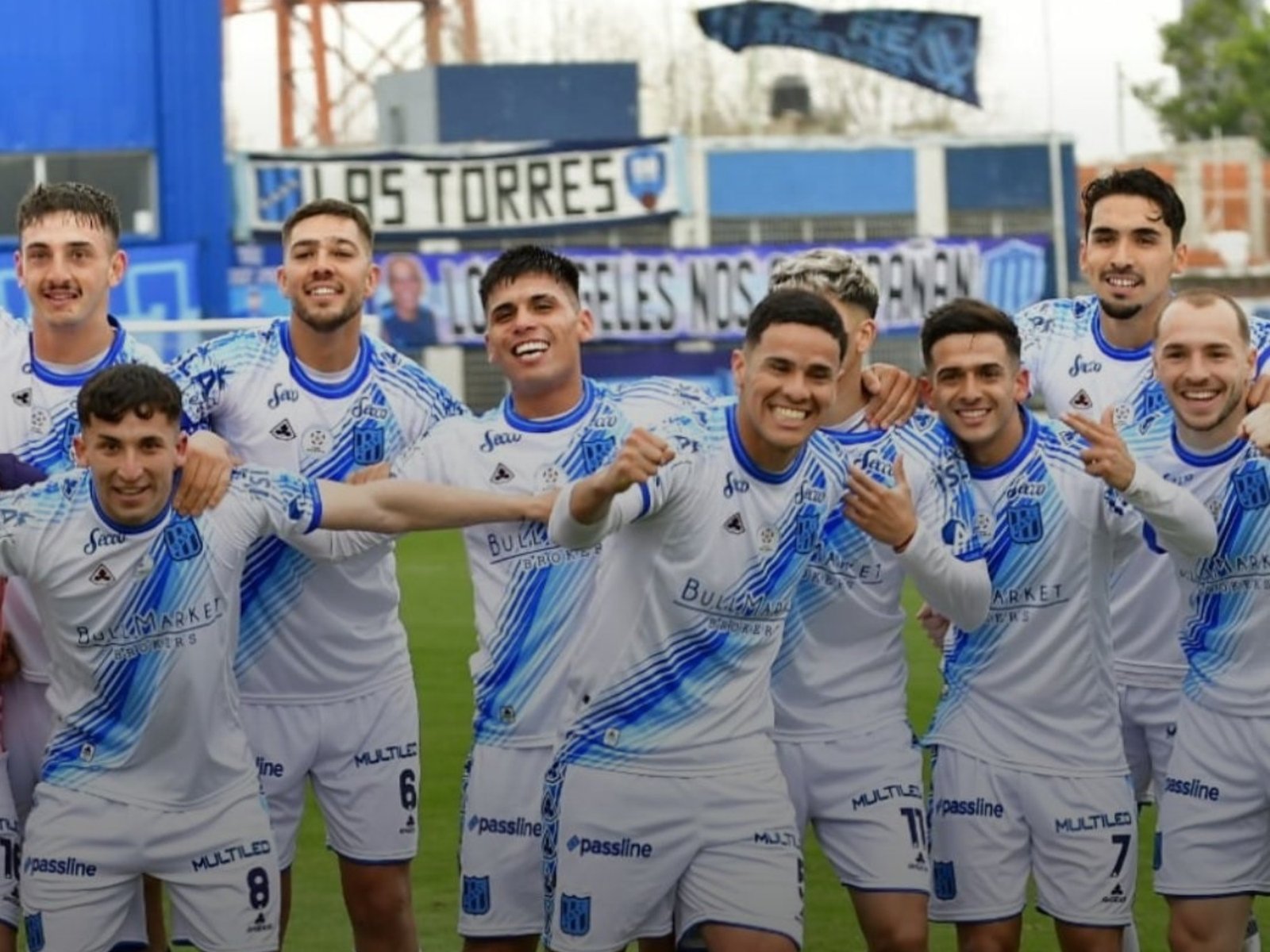 Colón sigue hundiéndose: cuarta derrota al hilo y panorama desolador :: Olé