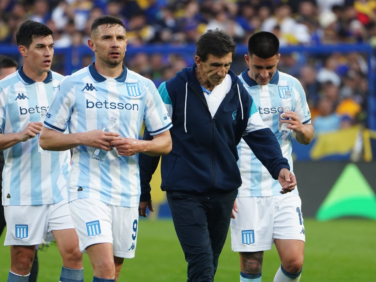 Costas tiene a un jugador en duda por lesión para el partido de Racing contra Peñarol por la Copa :: Olé