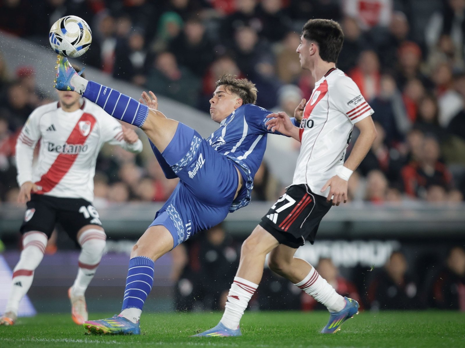 Dadín cumplió las expectativas en su debut en la Primera de River :: Olé