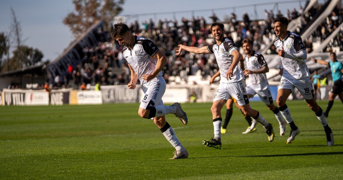 Deportivo Madryn y Gimnasia de Mendoza, líderes del Nacional :: Olé