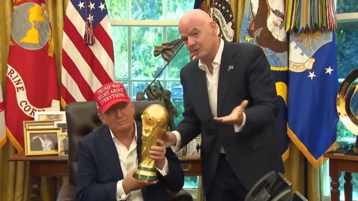 Gianni Infantino le dio la Copa del Mundo a Donald Trump: “El último fue Leo Messi. Y ahora usted, que es un ganador”