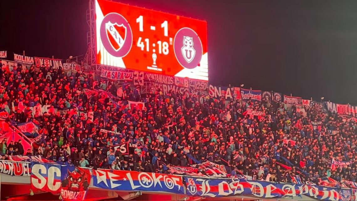 La U de Chile pide sanciones para Independiente y rechaza ser eliminada tras los incidentes en Avellaneda