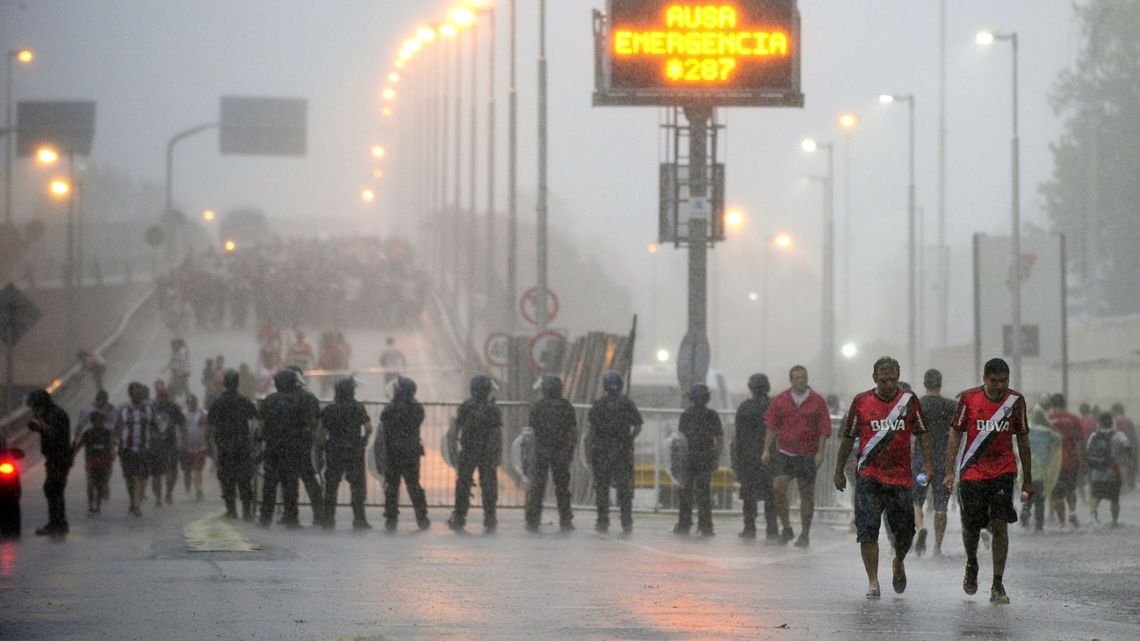 La alerta por tormentas en Buenos Aires pone en riesgo la semana de copas