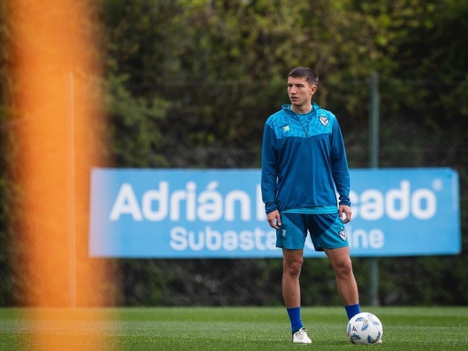 La contundente decisión de Vélez con Thiago Fernández: fuerte comunicado y apartado del plantel :: Olé