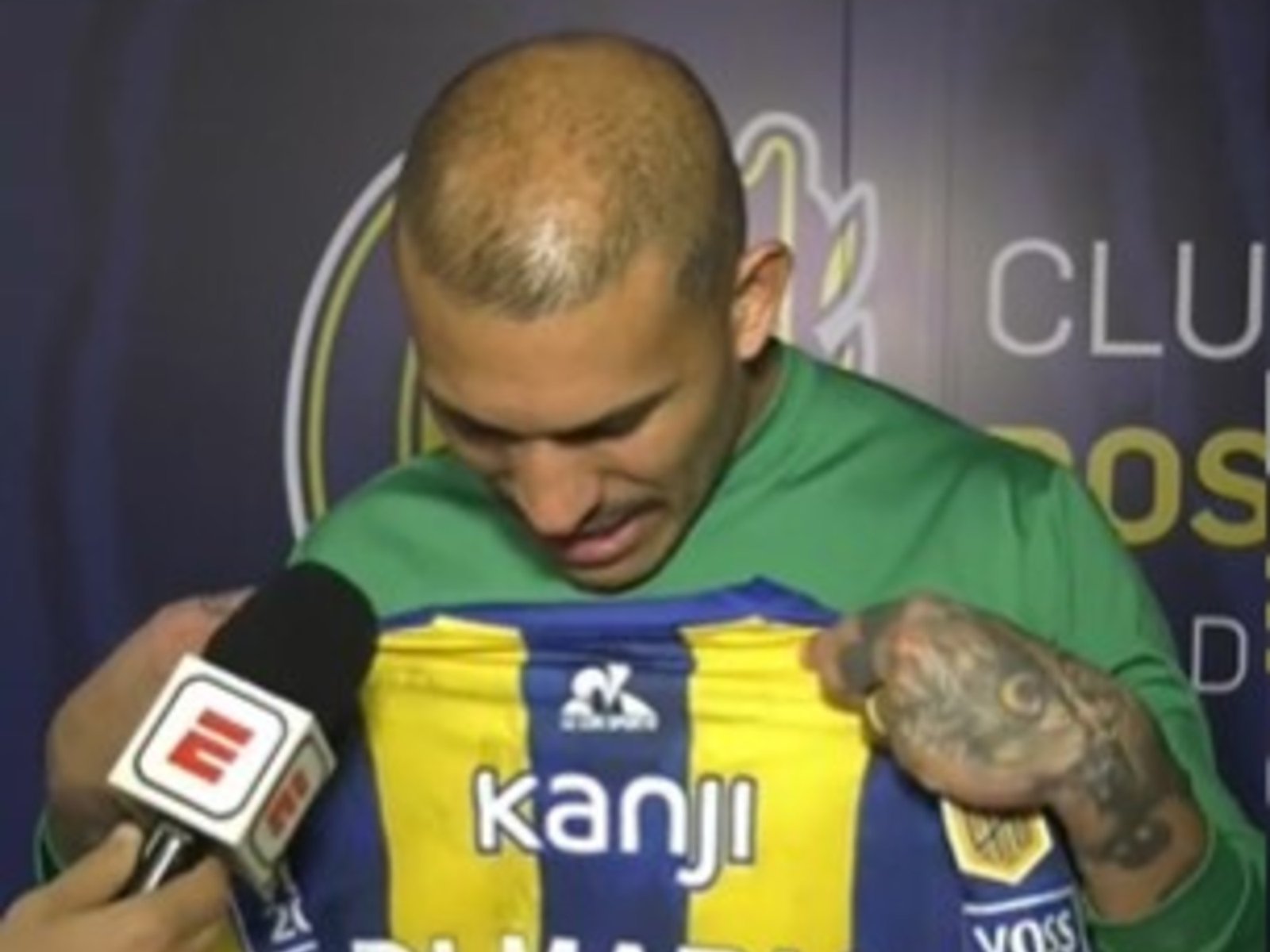 La particular táctica de Nacho Arce para quedarse con la camiseta de Di María :: Olé