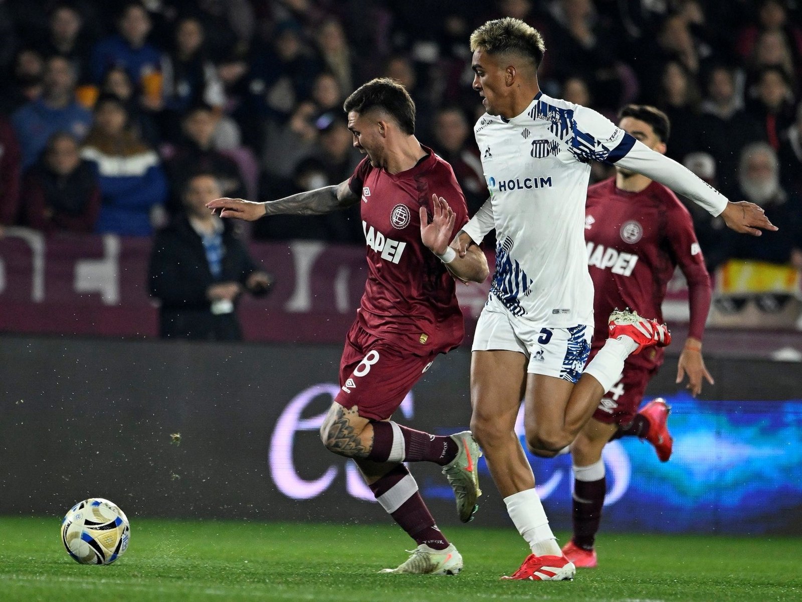 Lanús le ganó a Talleres y lo hundió en la tabla anual :: Olé