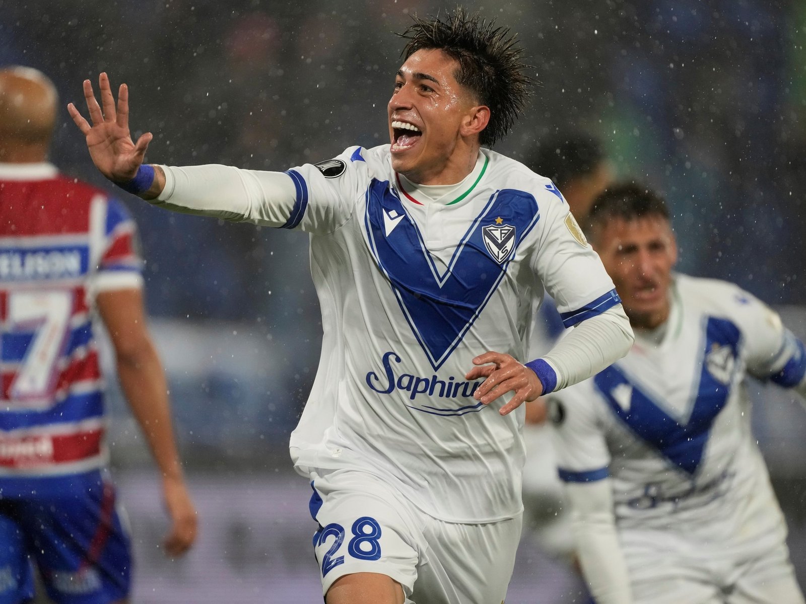 Maher Carrizo, y otro gol clave que lo confirma como el goleador de Vélez en la Libertadores :: Olé