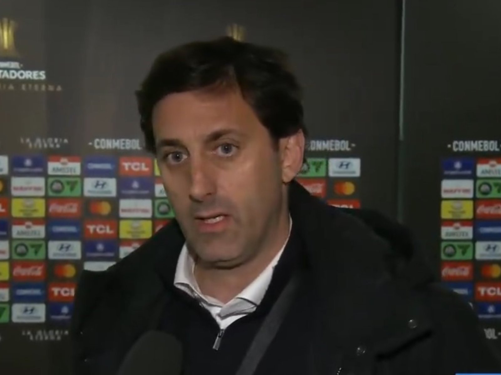 Problemas en Uruguay: la respuesta de Milito a los hinchas de Racing :: Olé