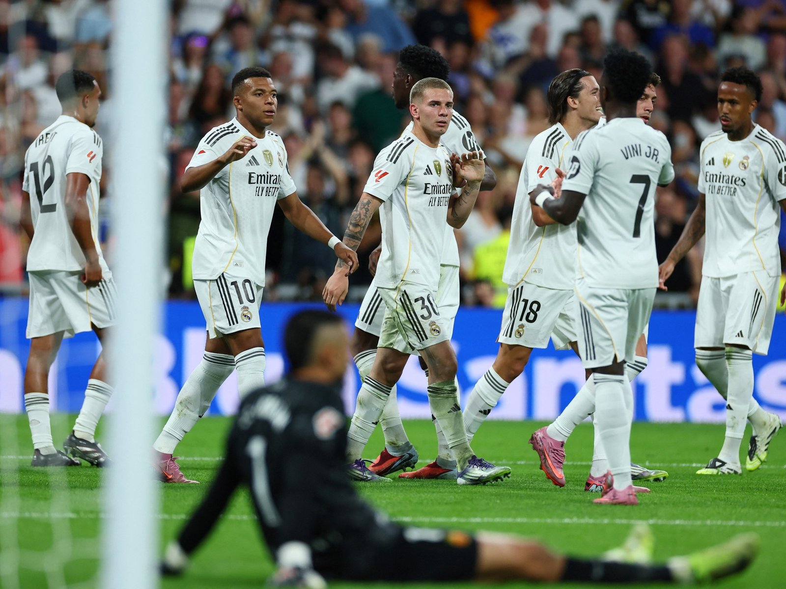 Real Madrid le ganó a Mallorca en la noche que Mastantuono fue titular en el Bernabéu y estuvo a nada de su primer gol como Merengue