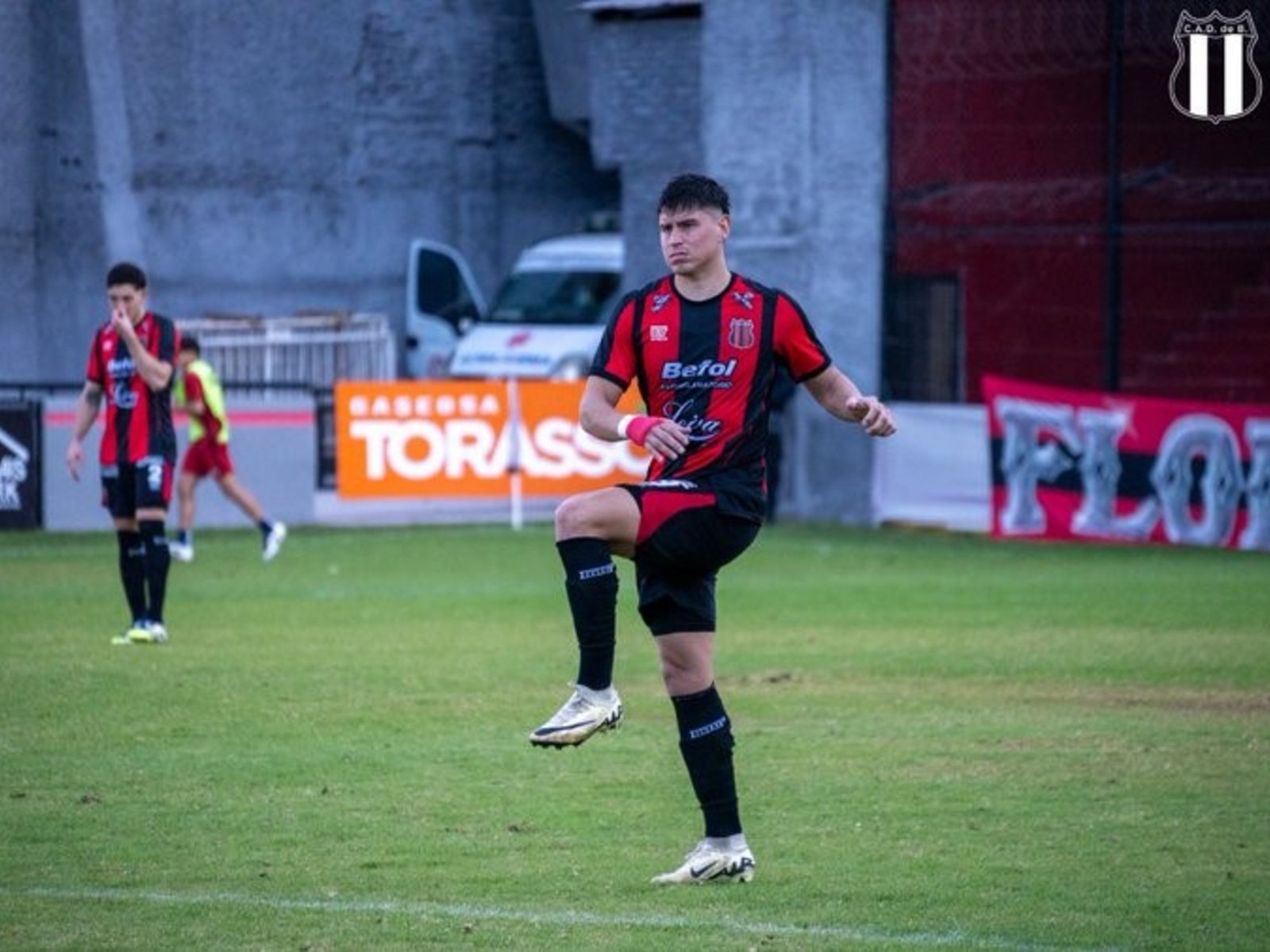 Se perdió cinco partidos por sanción, discutió con los dirigentes y Defensores de Belgrano le rescindió contrato :: Olé