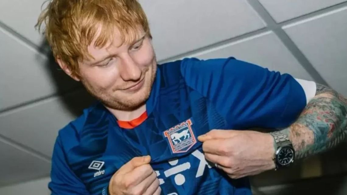 Un nuevo "caso Spreen": un club inglés fichó al cantante Ed Sheeran