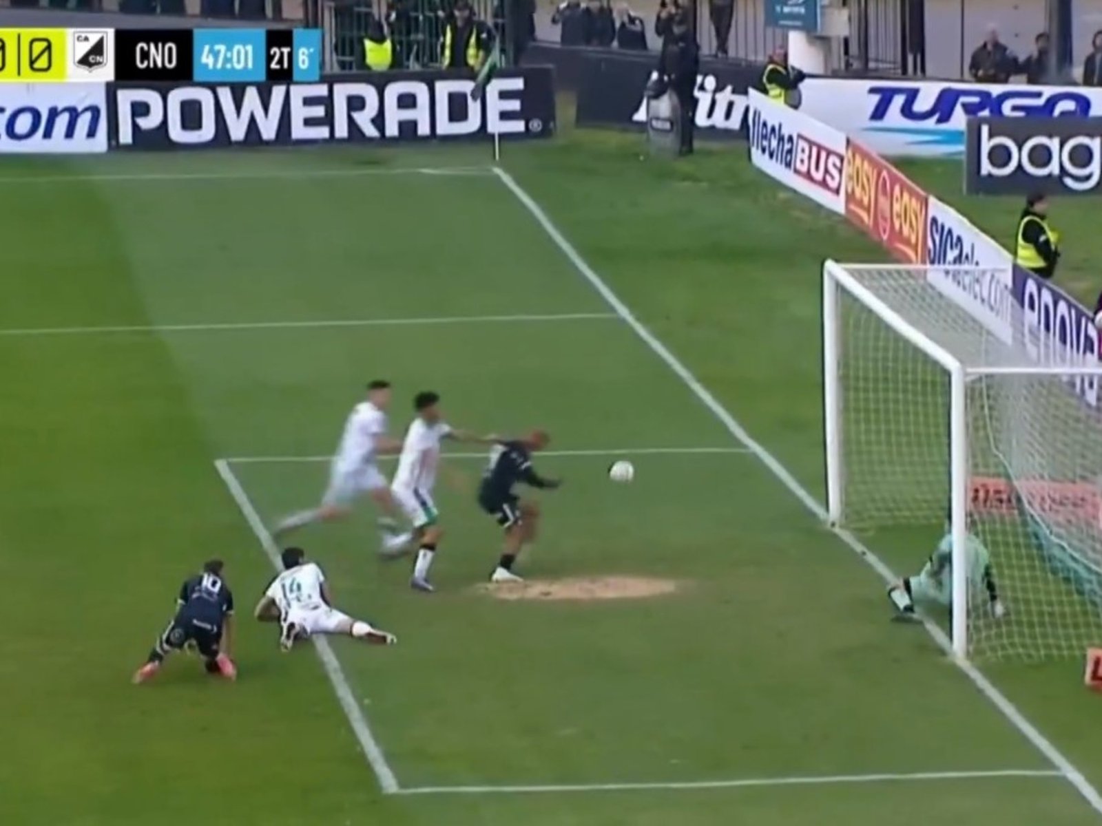 Video: el escandaloso penal en el último minuto que Pablo Giménez no cobró en Chicago – Central Norte :: Olé