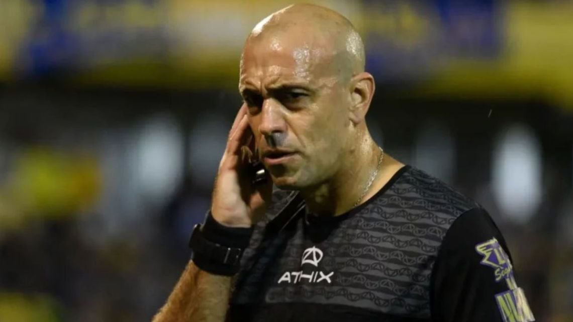Jorge Baliño admitió un error en Defensa y Justicia-Boca y explicó su decisión con el VAR