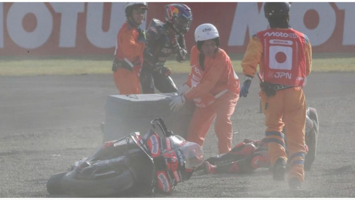 Jorge Martín, actual campeón del MotoGP, sufrió un brutal accidente y se fracturó la clavícula