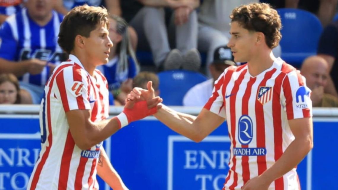 Julián Álvarez y Giuliano Simeone brillaron con goles y asistencias en un arrollador triunfo del Atlético de Madrid