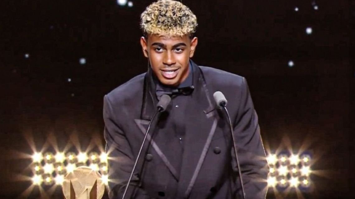 Lamine Yamal se quedó con el premio al mejor futbolista joven del Balón de Oro 2025