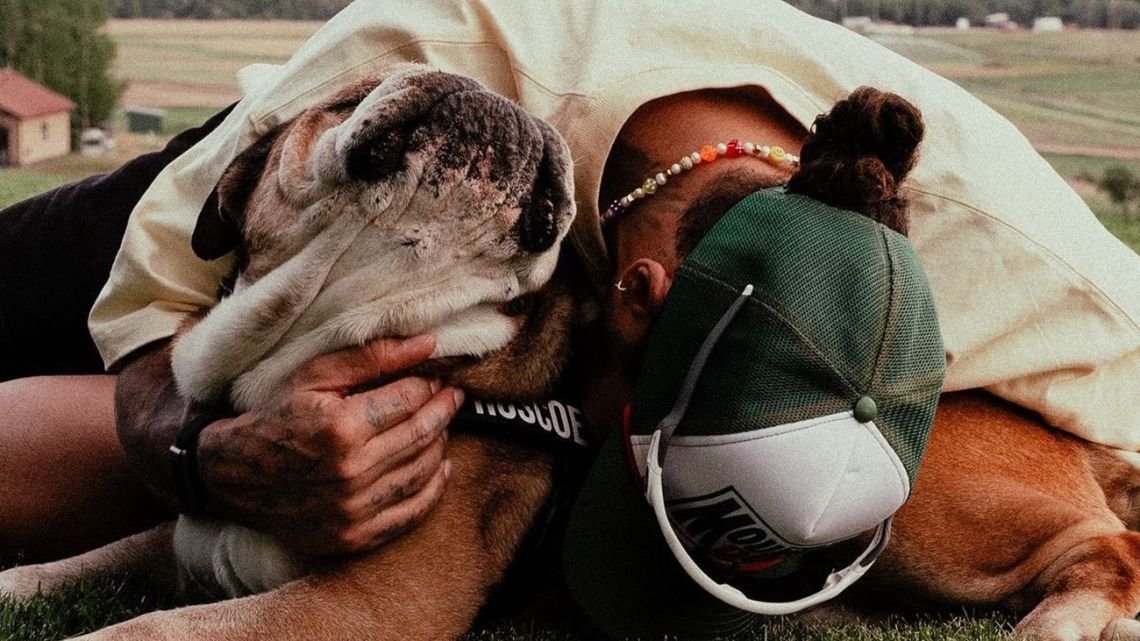 Lewis Hamilton confirmó el fallecimiento de su perro, Roscoe: “Fue la decisión más difícil de mi vida”