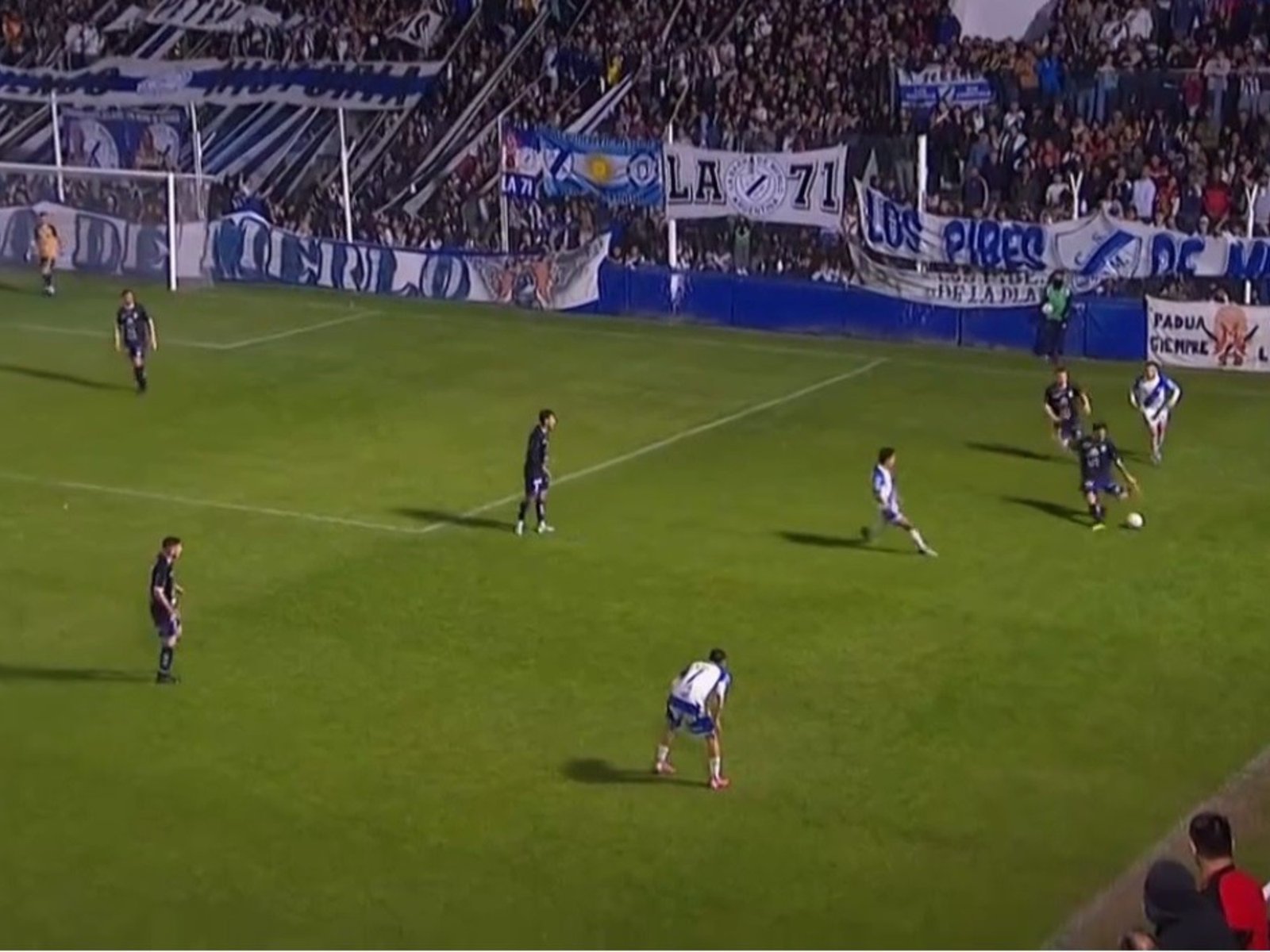 Midland empató, sigue líder y sueña con el ascenso directo al Nacional :: Olé