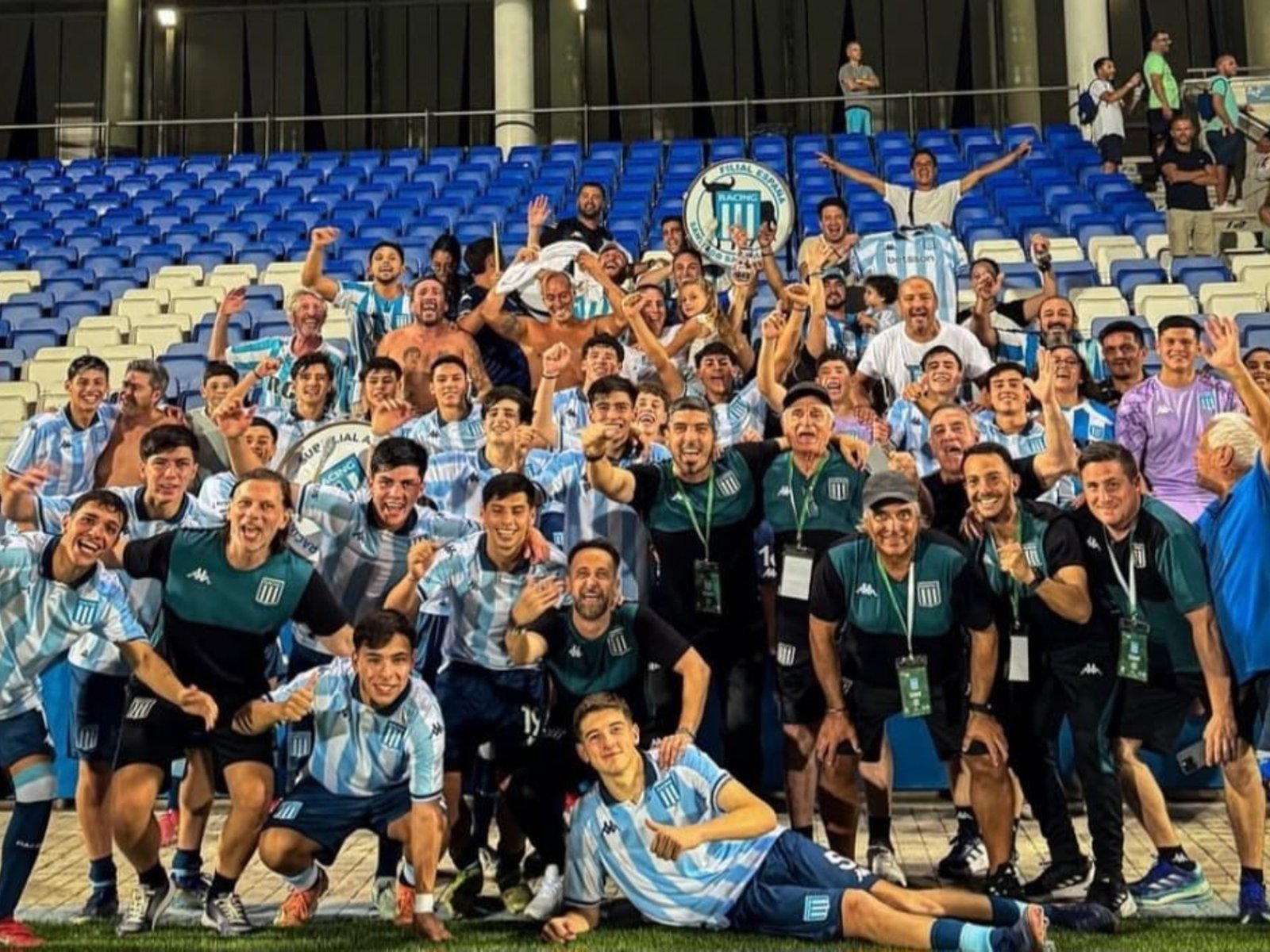 Racing juega una final soñada contra Barcelona :: Olé