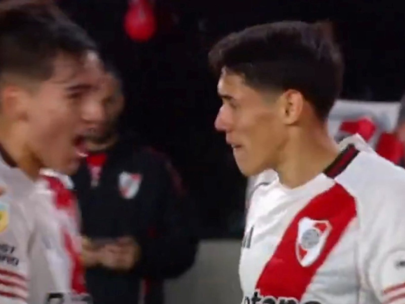 River: del palo salvador al 1-0 en apenas 120 segundos :: Olé