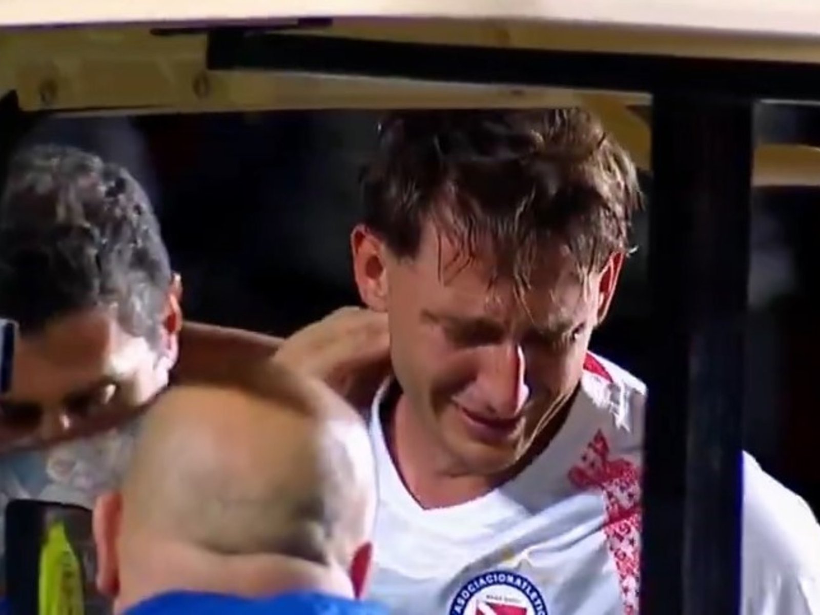 Video: Matías Giménez lloró al lesionarse y hay preocupación :: Olé