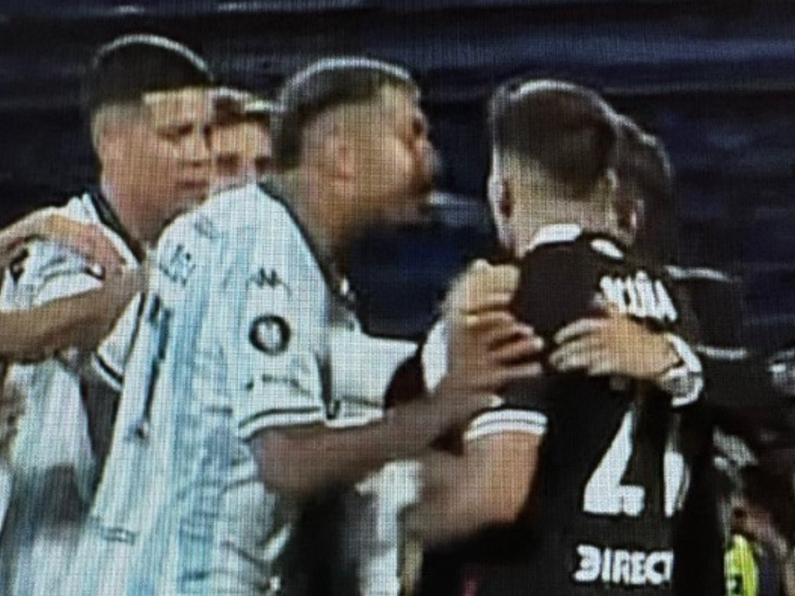 La dura sanción que podría recibir Balboa en Racing por escupir al Huevo Acuña :: Olé