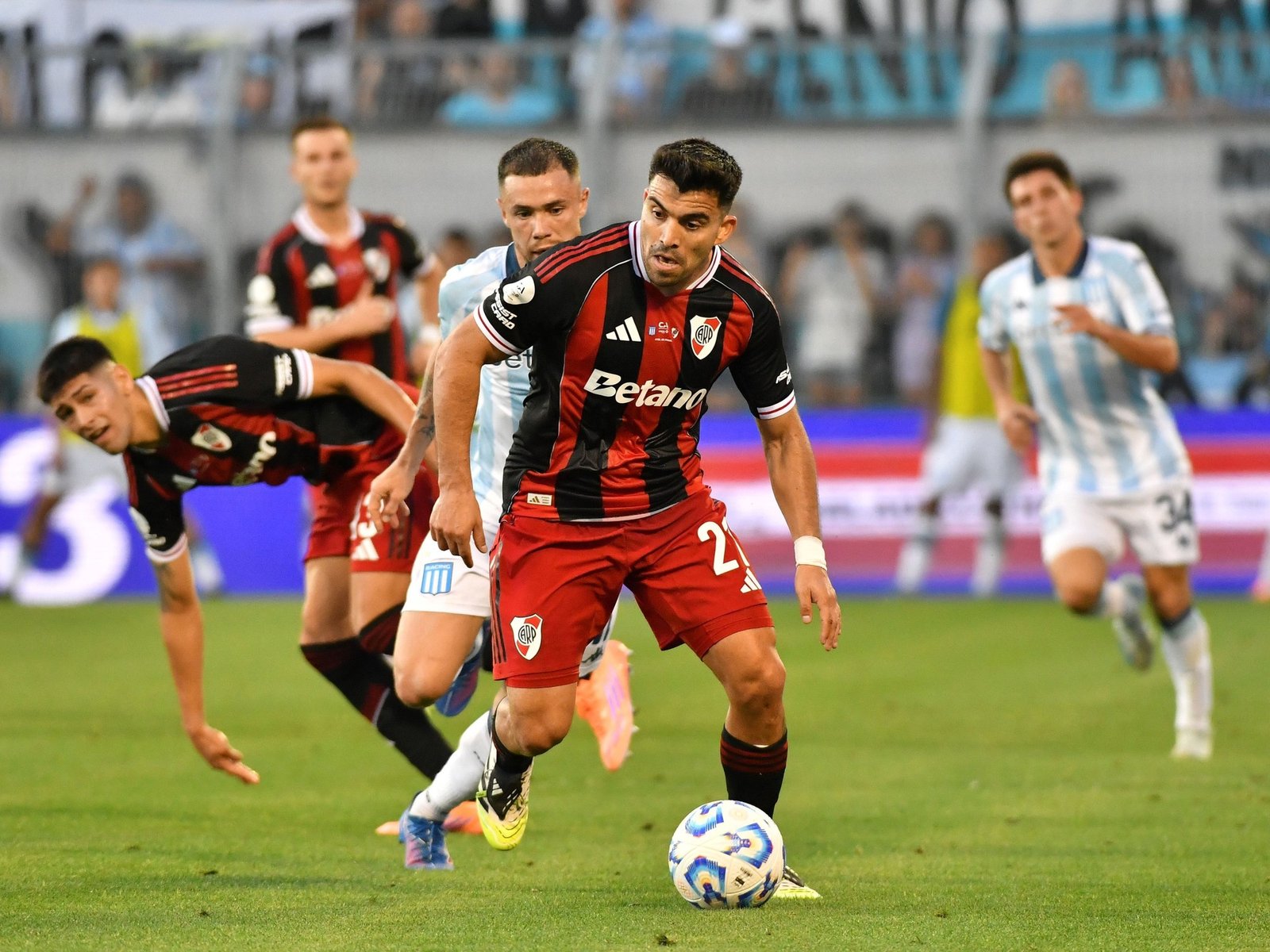 Qué posteó Acuña después de su partido aparte ante Racing y el final caliente :: Olé