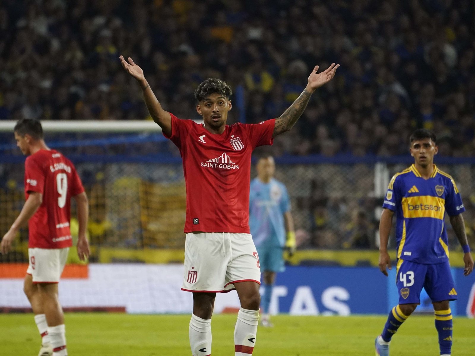 Viejo conocido: tras su traumática primera vez, Cristian Medina se cruza de nuevo contra Boca :: Olé