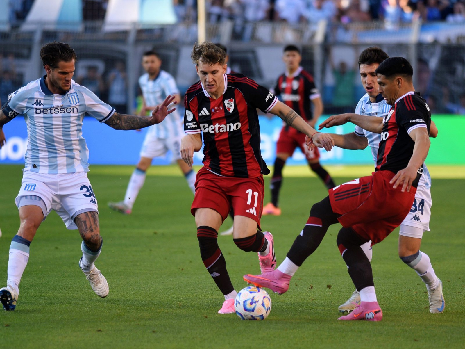 ¿Cuándo podrían enfrentarse nuevamente River y Racing en este 2025? :: Olé