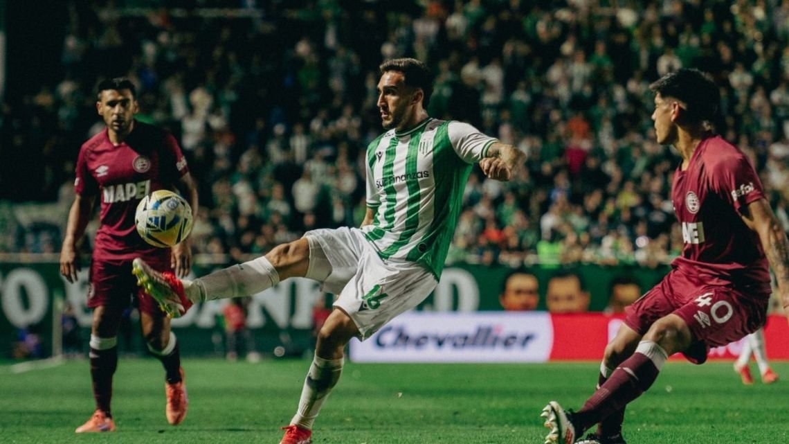 Banfield se quedó con el clásico del Sur y volvió a sonreír ante Lanús