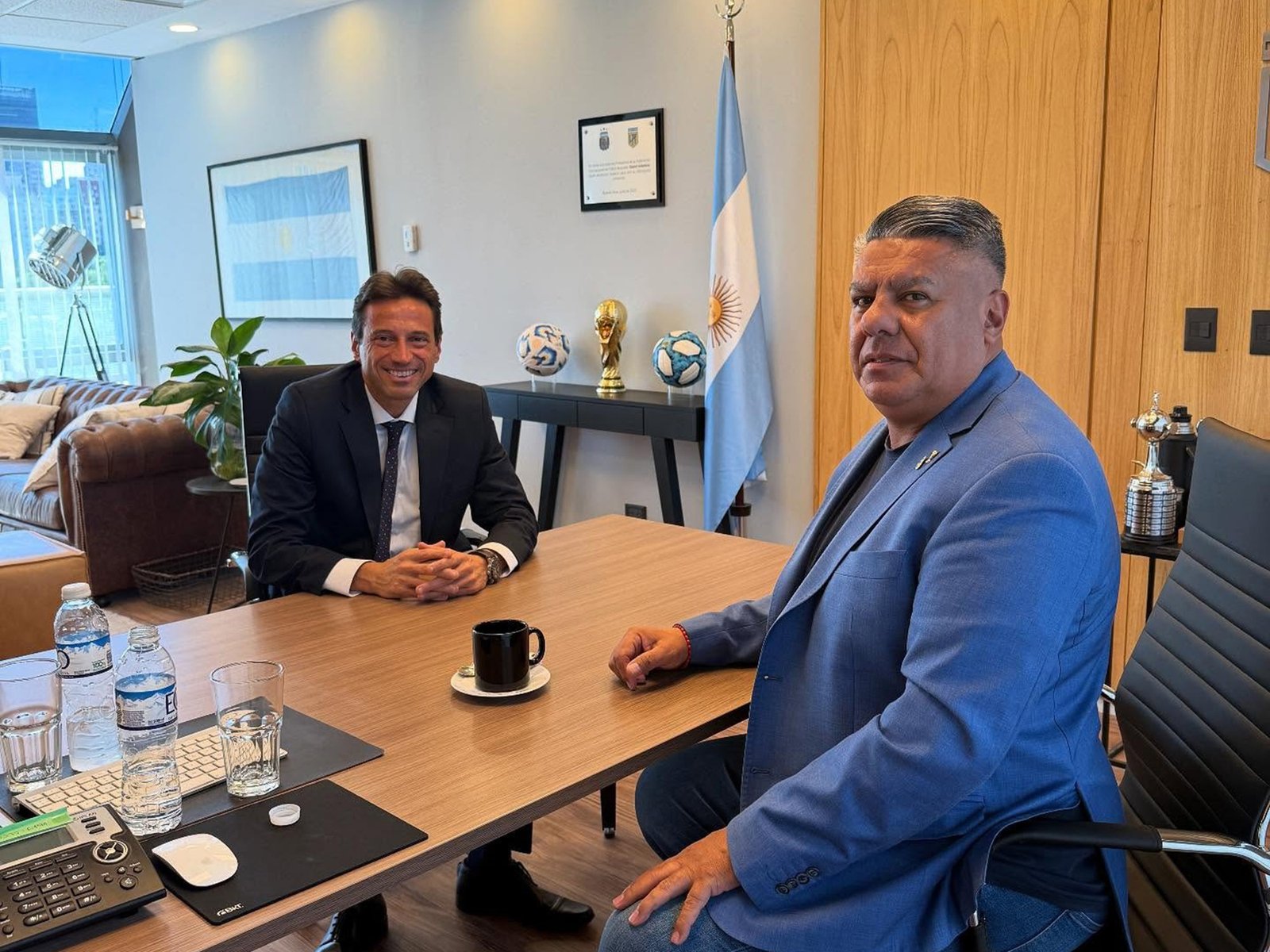 Crisis en San Lorenzo: charlas, reuniones y pocas definiciones... :: Olé