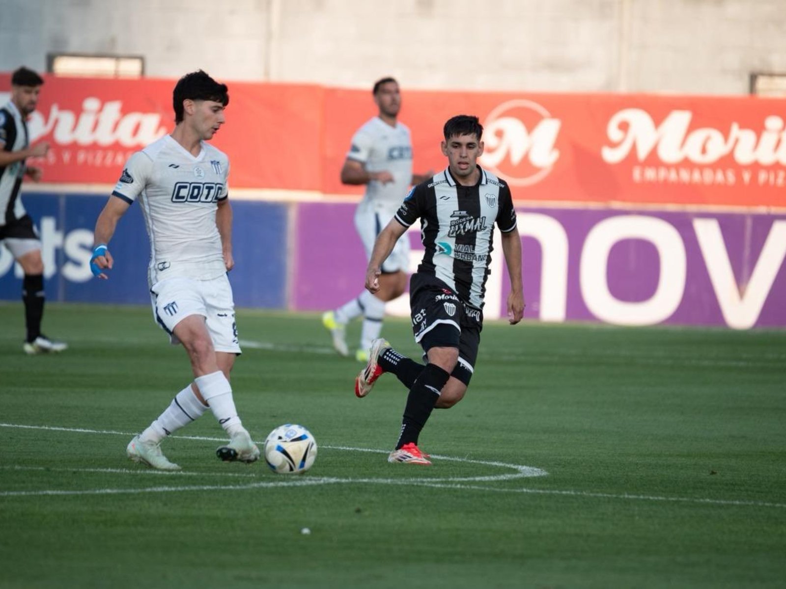 Estudiantes de Caseros dio otro paso rumbo al sueño de Primera :: Olé