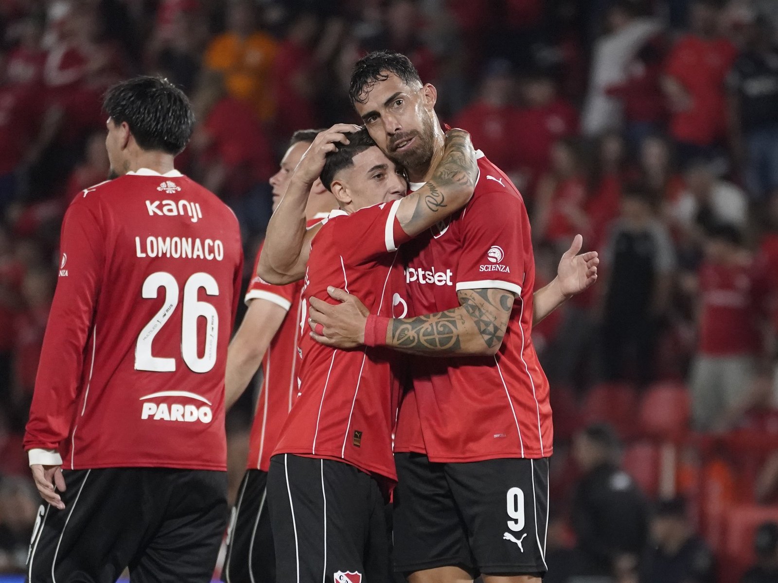 Independiente goleó a Atlético Tucumán y todavía tiene lejanas chances matemáticas de llegar a los playoffs