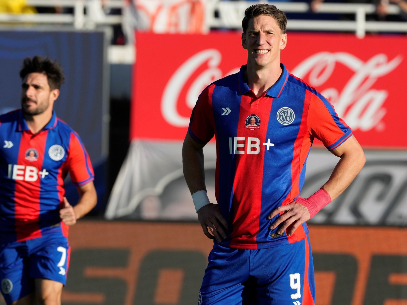 Un delantero de San Lorenzo podría hacer las valijas :: Olé