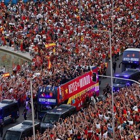 Una multitud recibió a la selección de España en Madrid: así fue la fiesta