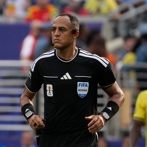 La advertencia de Castrilli antes de Argentina - Inglaterra: "El árbitro es un peligro"